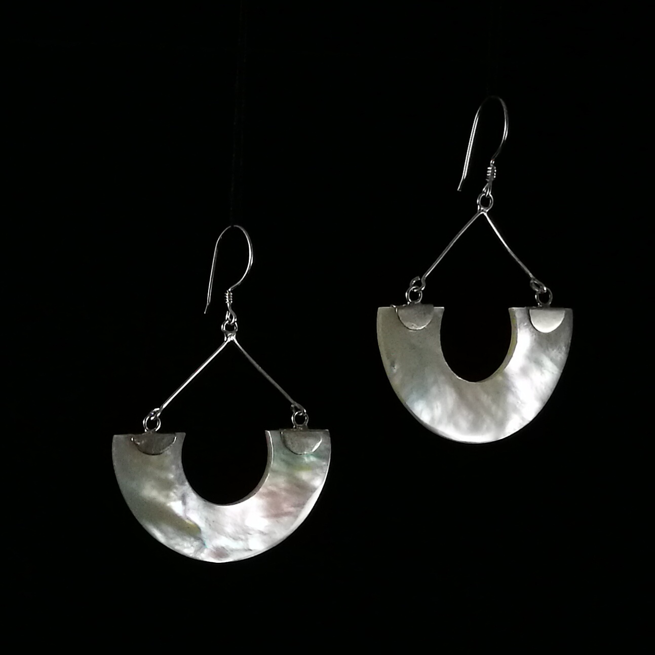 Pendientes madre perla semi redondos - Imagen 2
