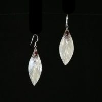 Pendientes madre perla hoja y granate