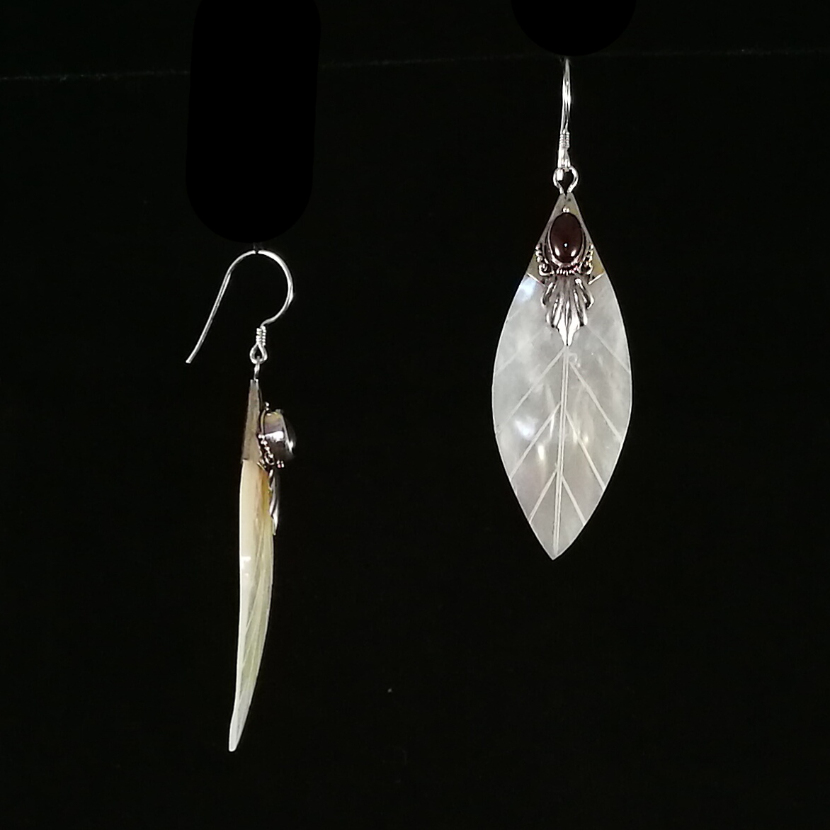 Pendientes madre perla hoja y granate - Imagen 3