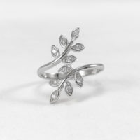 Anillo rama y hojas largo