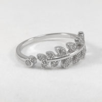 Anillo rama y hojas abierto