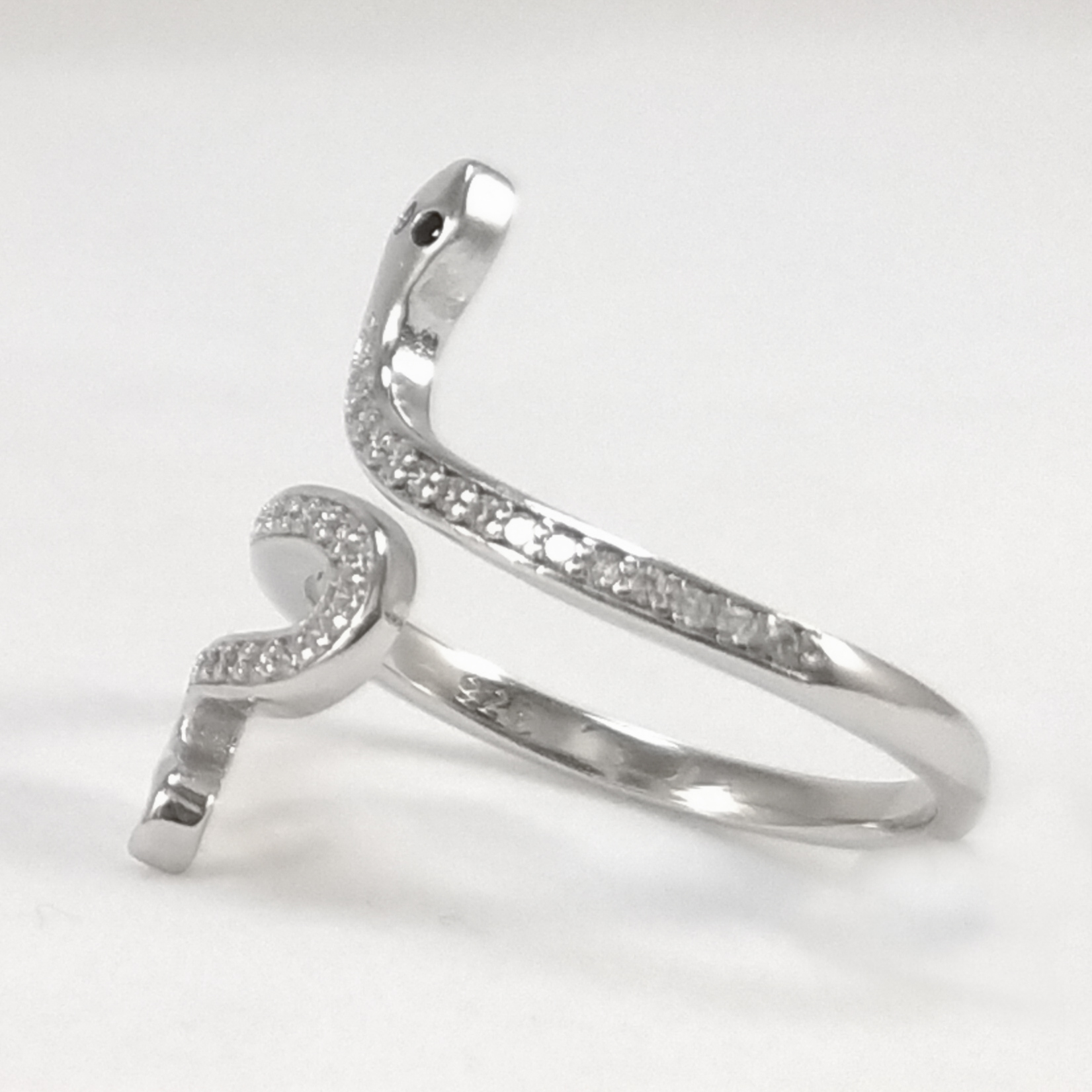 Anillo serpiente enrollada cola - Imagen 2