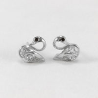 Pendientes forma cisne