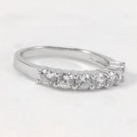 anillo 7 zirconias