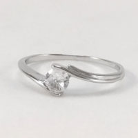 Anillo plata de ley con zirconia