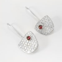 Pendientes malla reticulada